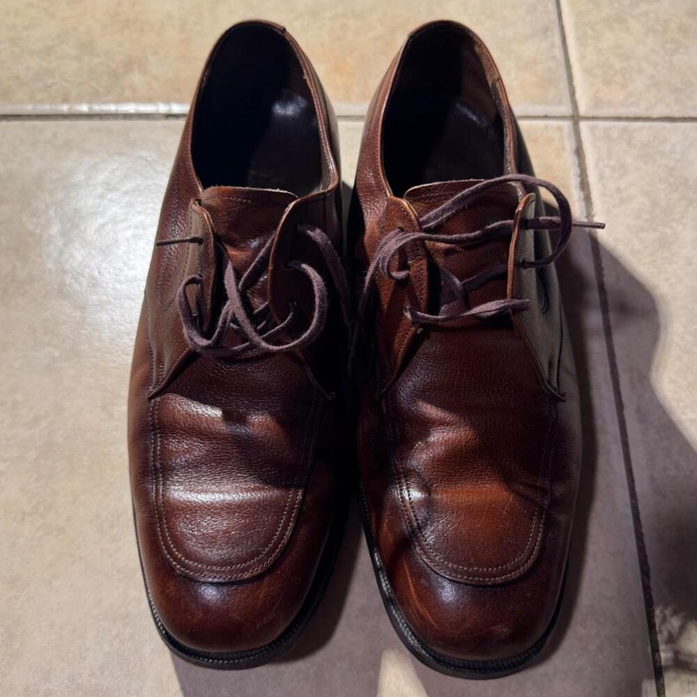 The florsheim vintage brown leather Oxfords Size 9 in Mens